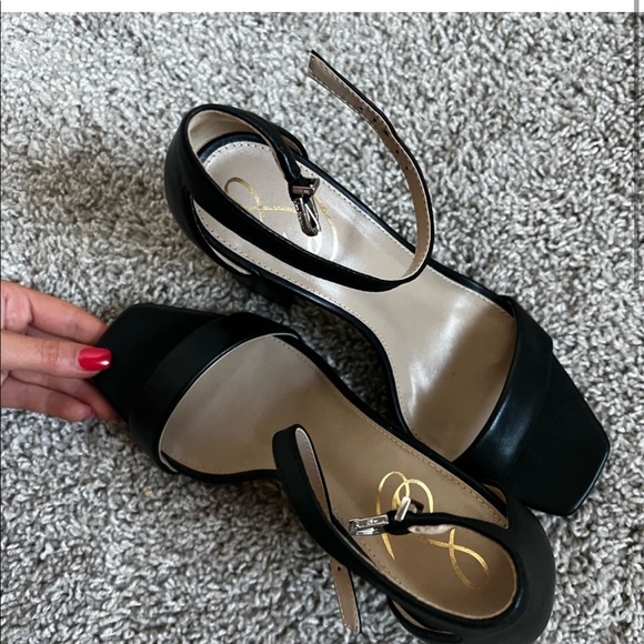 SALE-never worn-Sam Edelman Black Leather Block Heel Sandal - Picture 2 of 4